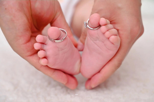 赤峰几个月宝宝可以坐着 赤峰几个月宝宝可以坐着